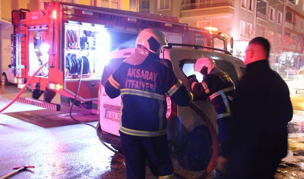 Araç yangınında itfaiye eri ve kameramanın ölümden döndüğü an 2